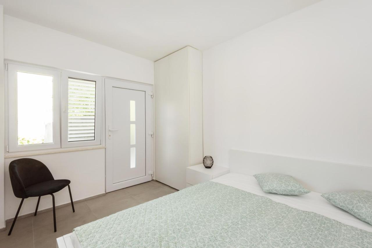 Apartament Family House Grey Duboka Zewnętrze zdjęcie