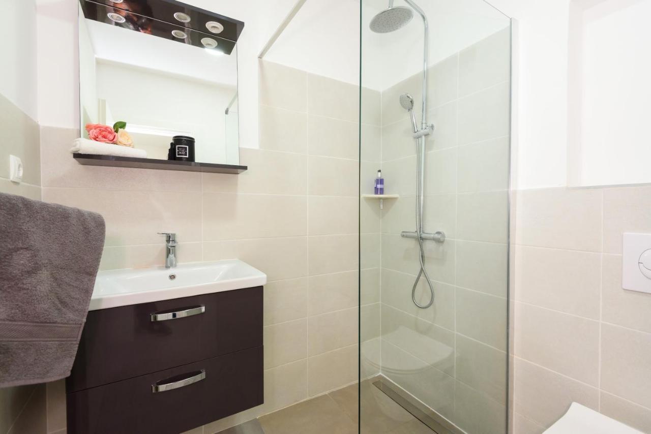 Apartament Family House Grey Duboka Zewnętrze zdjęcie