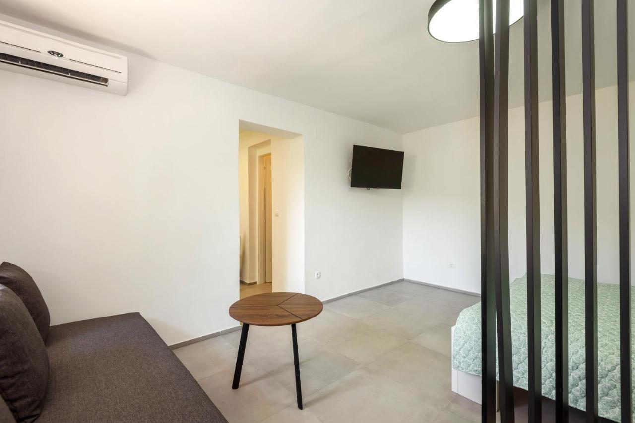 Apartament Family House Grey Duboka Zewnętrze zdjęcie