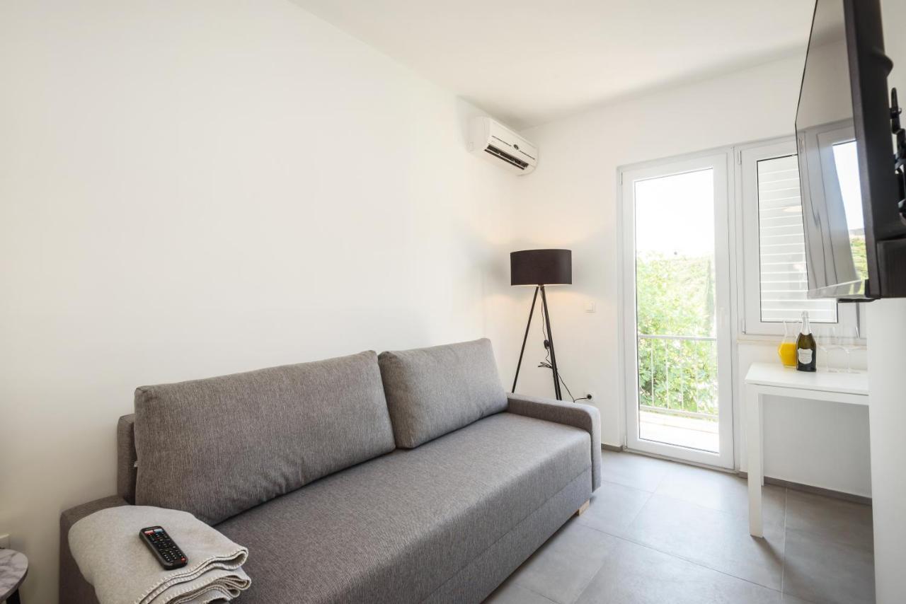 Apartament Family House Grey Duboka Zewnętrze zdjęcie